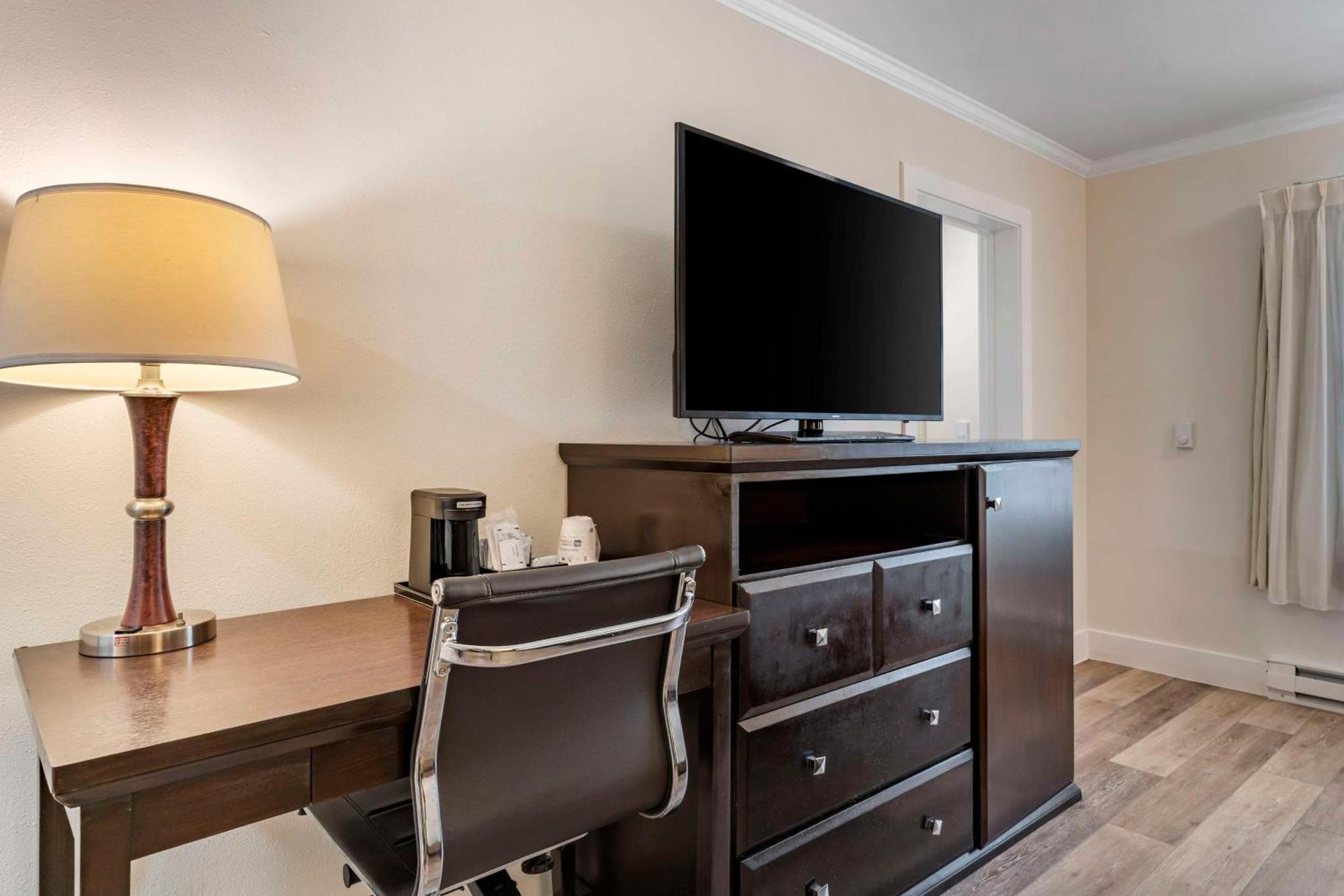 Best Western Carmel'S Town House Lodge Exteriér fotografie