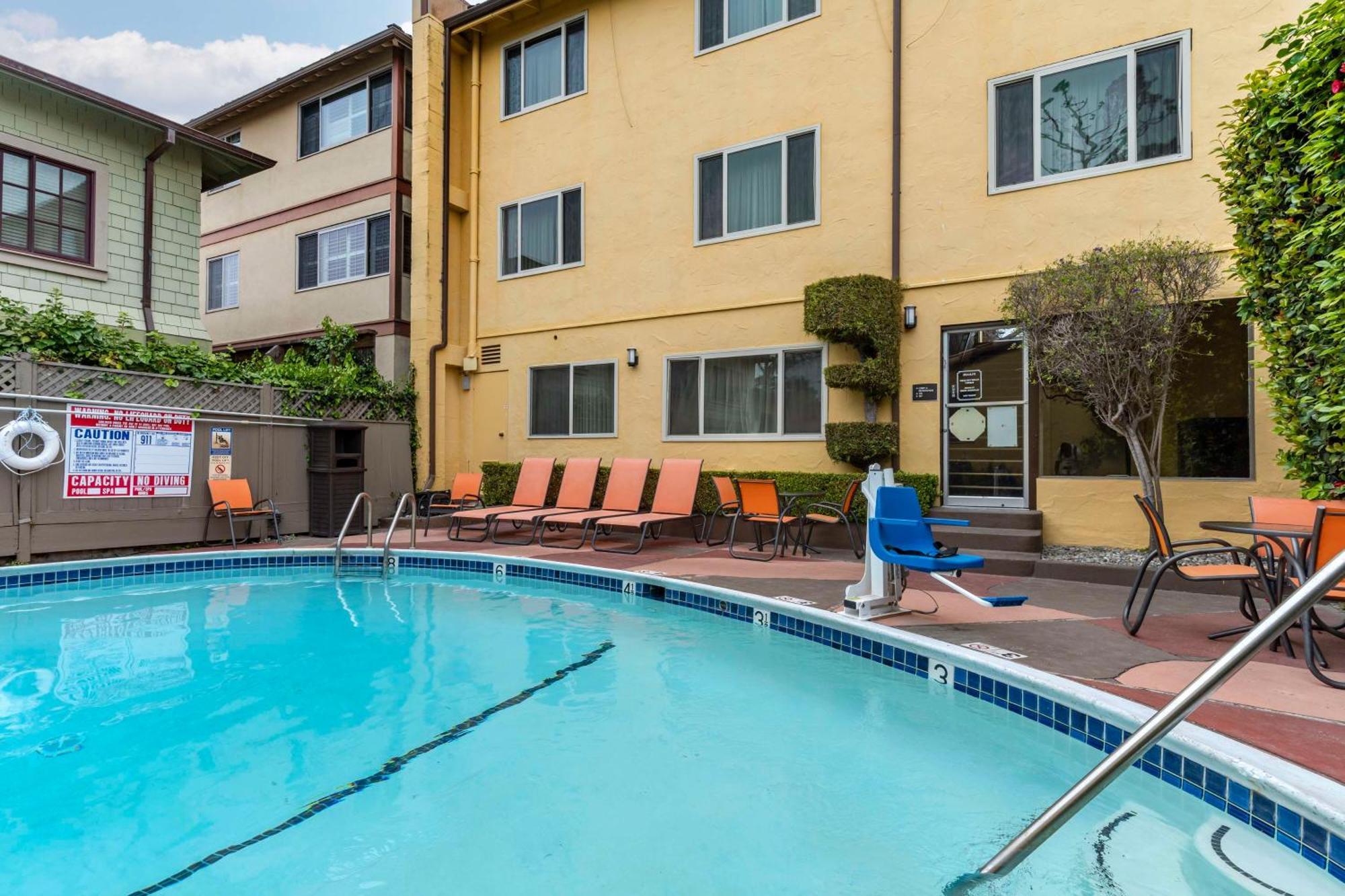 Best Western Carmel'S Town House Lodge Exteriér fotografie