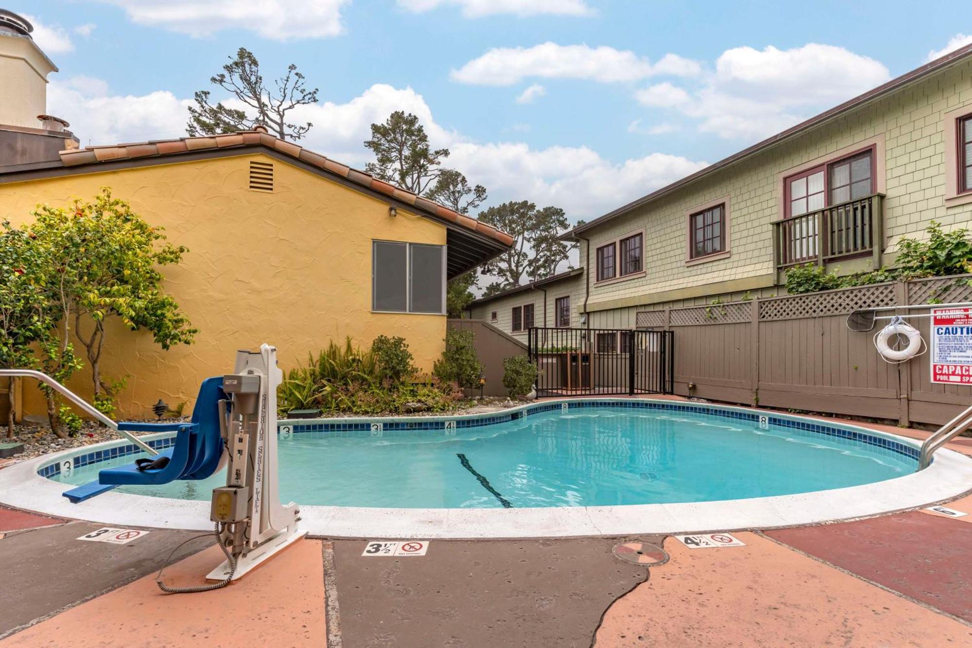 Best Western Carmel'S Town House Lodge Exteriér fotografie