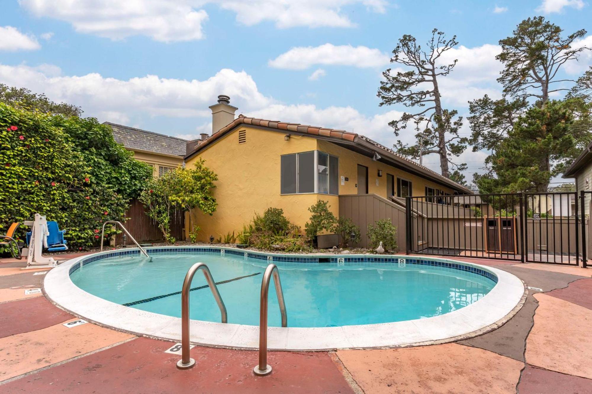 Best Western Carmel'S Town House Lodge Exteriér fotografie